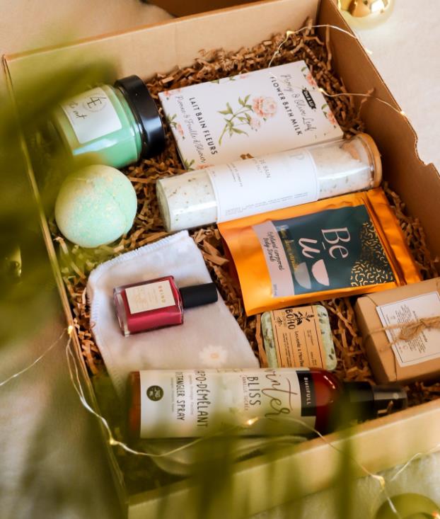 Shopmoica Giftbox online store
